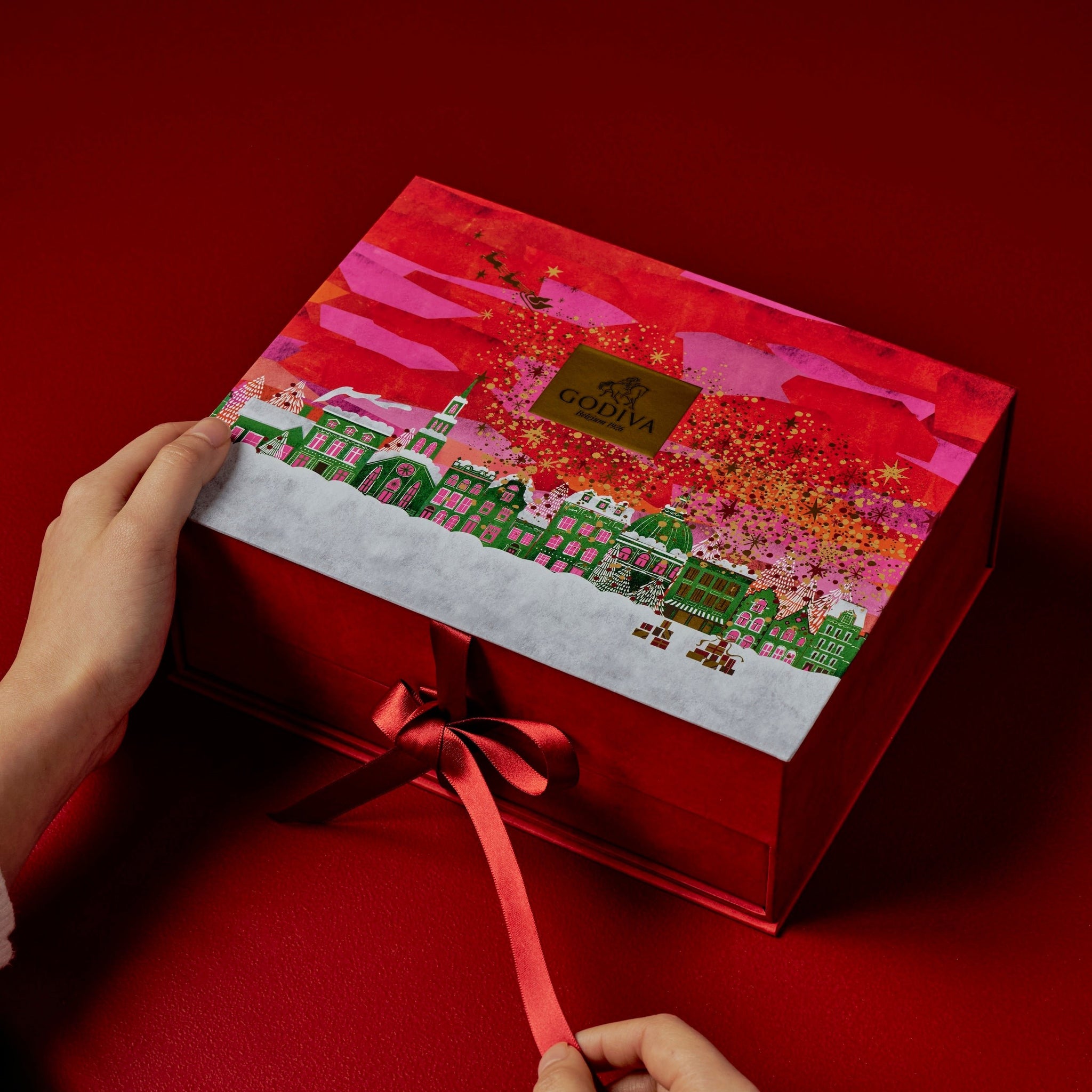 Christmas Grand Place Gift Box, 40 Pieces | 331g