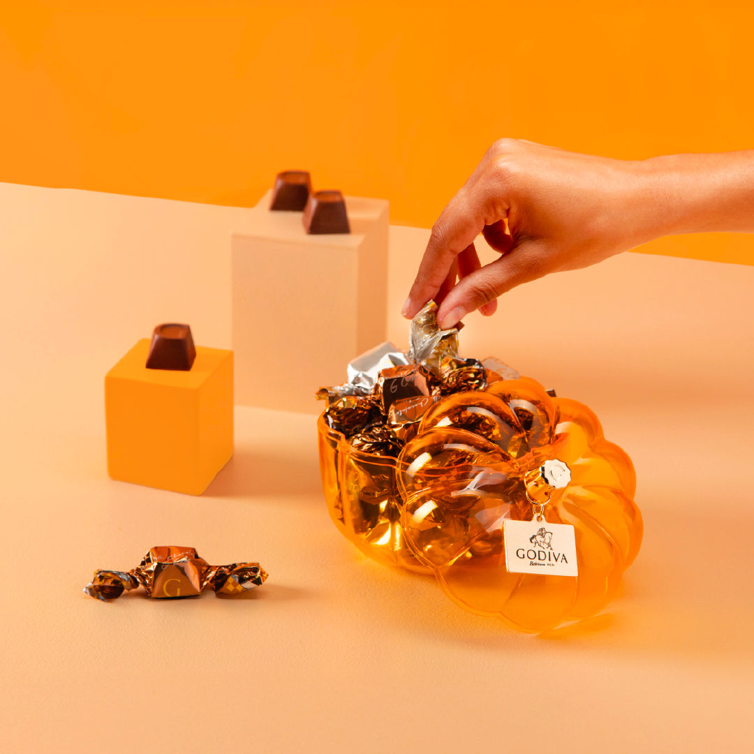 peanuts-great-pumpkin-godiva-gift-box-3.jpg