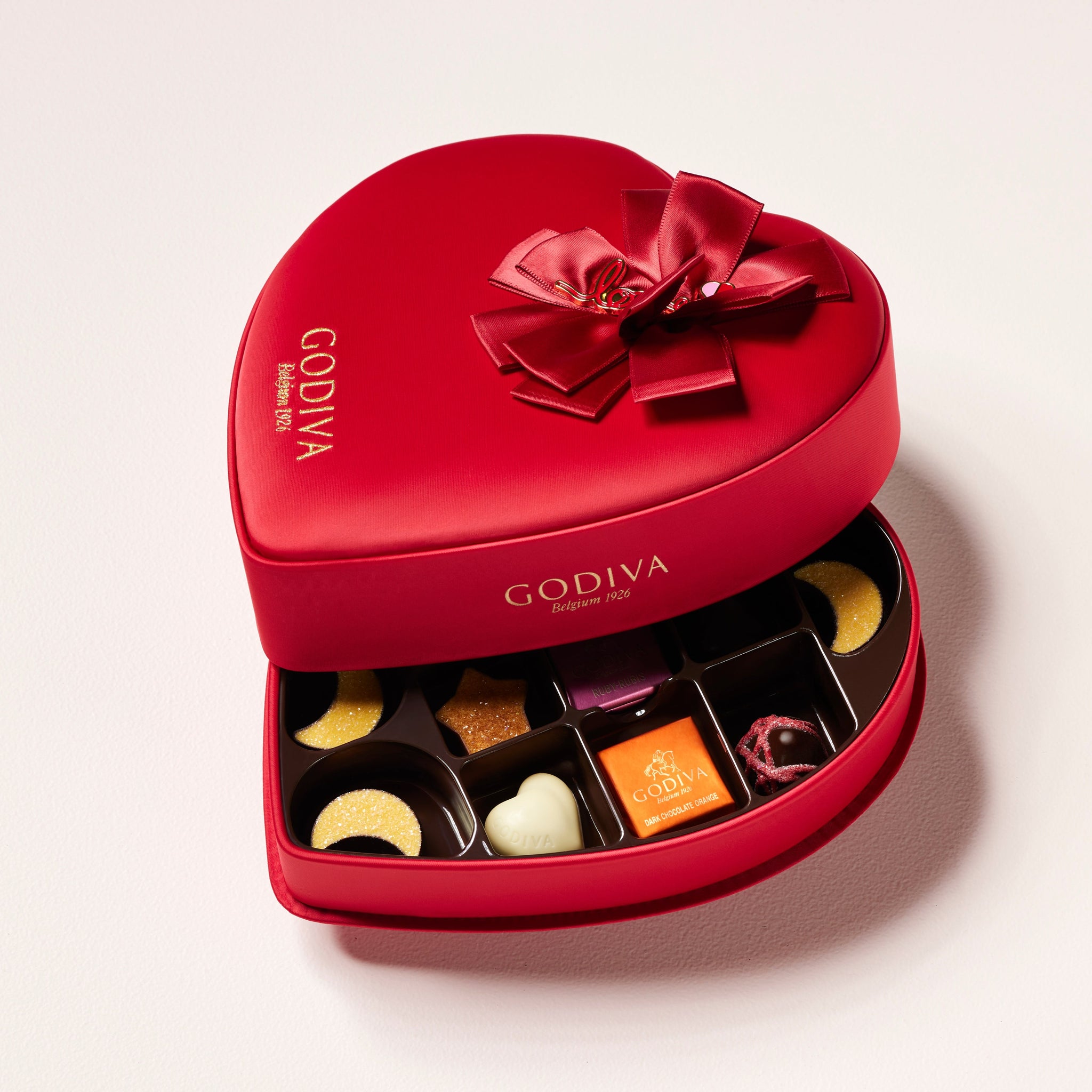 Heart Shaped Chocolate Gift Box, 19 Pieces | 166g