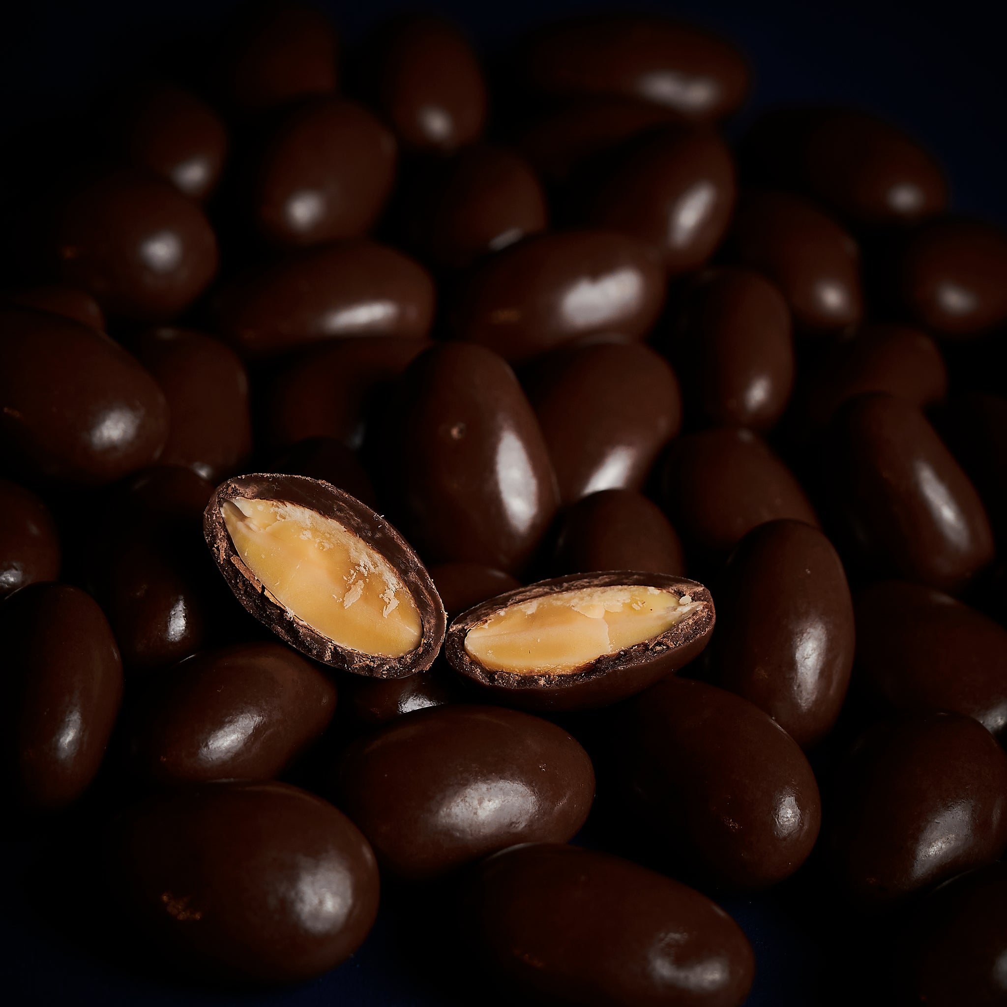 Milk Chocolate Pearls, Roasted Almond, 100g