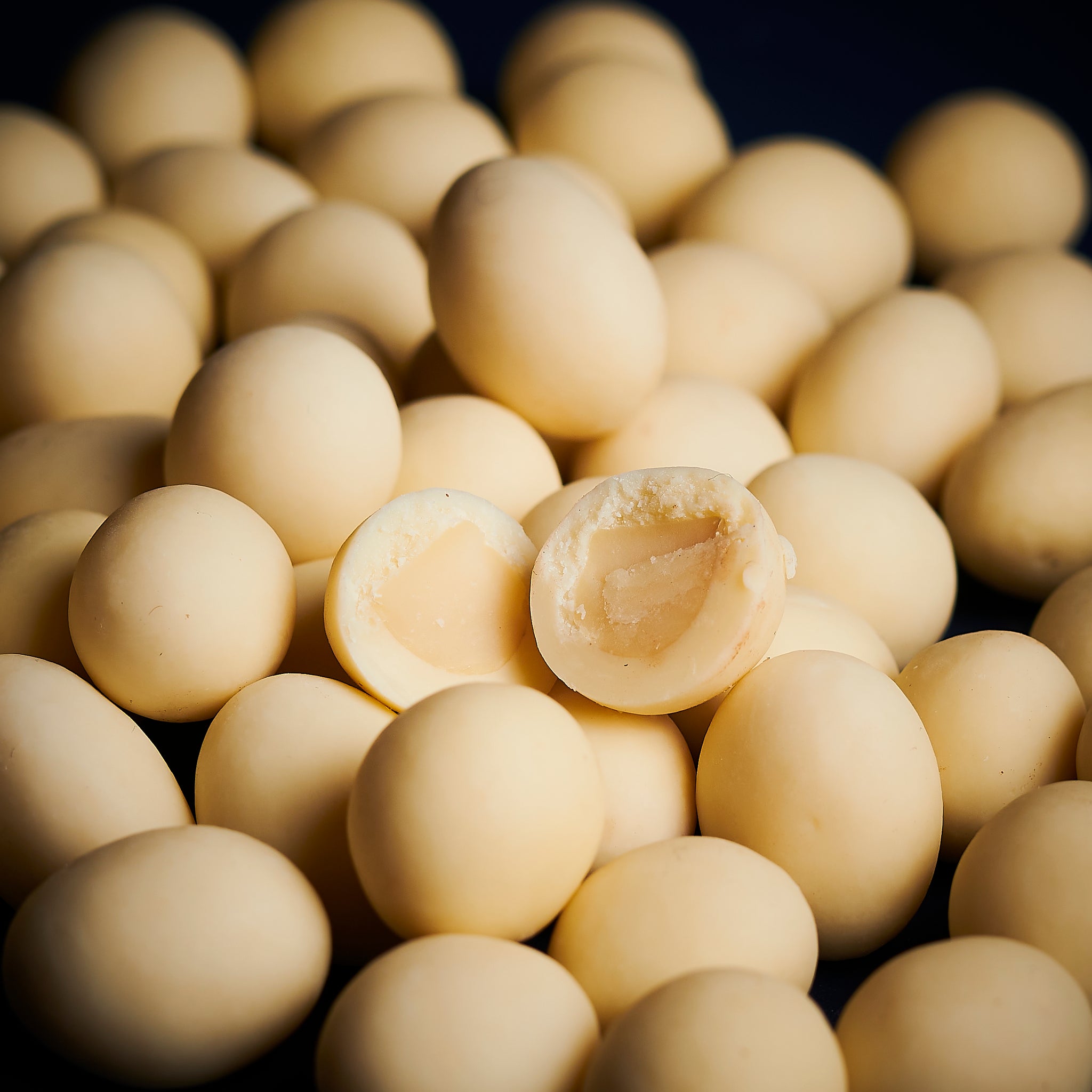 White Chocolate Pearls, Australian Macadamia, 100g